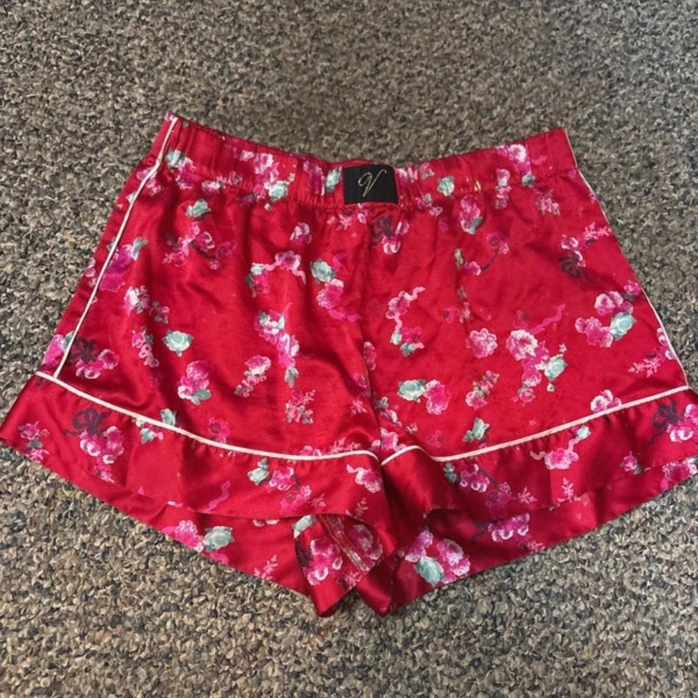 Victoria's Secret satin pajama shorts red floral Y2K